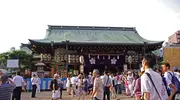 El santuario Tenmangu durante el Tenjin Matsuri.