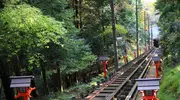 Le funiculaire pour atteindre sans effort le sommet du Mont Kuramayama près de Kyoto.