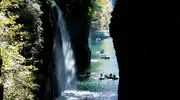 La ballade en barque sur la rivière Gokase aboutit à la chute de Manai.