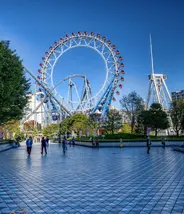 El pequeño parque de atracciones del Tokyo Dome City.