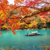 Le quartier d'Arashiyama en automne : l'un des incontournables pour toute visite de Kyoto