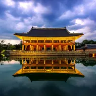 Visit Seoul, South Korea capital city and its royal palace