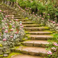 Der Daisho-in-Tempel in Miyajima mit seinen 500 kleinen buddhistischen Statuen
