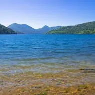 Le lac Shikaribetsu dans le Parc National de Daisetsuzan 