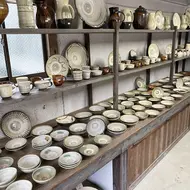 Boutique de céramiques, Onta