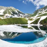 Lake Mikuriga under the gaze of Mount Tateyama