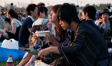 Couple célébrant le Hanabi