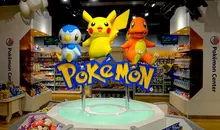 Pikachu, Salamèche, TIplouf.. Tous les monstres de poche sont dans le Pokemon center de Tokyo.