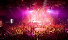 Il Club AgeHa a Tokyo è la più grande discoteca di Tokyo.