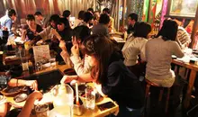 Al Sakura's Tei di Harajuku, sono gli stessi clienti a comporre il proprio okonomiyaki.