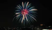 Feux d'artifice sur la rivière Uji