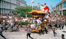 Desfile de carrozas del Kishiwada Danjiri Matsuri.