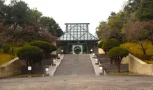 Entrada al Museo Miho, un edificio subterráneo diseñado por Ieoh Ming Pei.