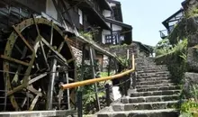 Le centre-ville de Magome, pavé et escarpé.