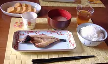 Un desayuno típico japonés