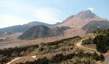 Le Mont Unzen, volcan encore actif qui domine la péninsule de Shimabara (Nagasaki).