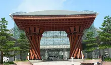 Entrada a la estación de Kanazawa.