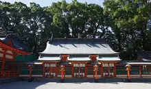 Le sanctuaire vermillon de Kumano Hayatama Taisha, à Shingu.