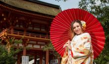 Sesión de fotos frente al santuario Shimogamo-Jinja,  patrimonio mundial de la Unesco.