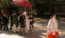 La procession d'un mariage traditionnel au Japon.