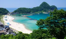 Takeno, sa plage de sable fin et ses eaux cristallines