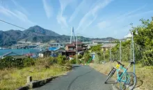 Les petits village de pécheurs et le pont du détroit de Kurushima jalonnent la route de Shimanami Kaido. 