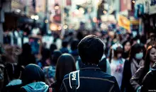 Une rue animée au Japon