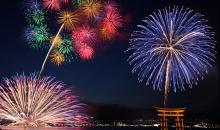 Los fuegos artificiales de Miyajima son unos de los más famosos de Japón.