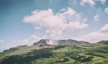 Le mont Aso fumant