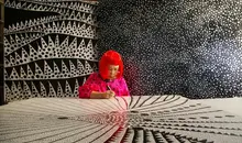 Yayoi_Kusama_signing