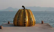 La grande citrouille jaune de Yayoi Kusama