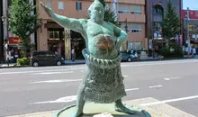 Japan Visitor - ryogoku-sumo-statue.jpg