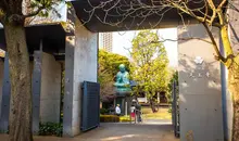 Japan Visitor - tennoji_gate_yanaka_x.jpg