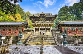 Le sanctuaire Toshogu au milieu de la nature à Nikko