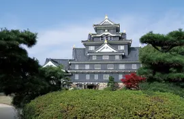 Le château féodal d'Okayama, proche du célèbre jardin Korakuen