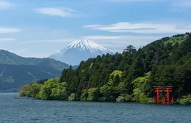 Le Mont Fuji depuis le lac Ashi à Hakone