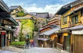 Vecchie strade a Gion, tradizionale quartiere di Kyoto: una tappa obbligata quando si visita Kyoto