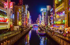 Dotonbori ist die lebhafteste Gegend von Osaka, der Lebensmittelhauptstadt Japans