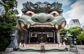 The lion shrine in Osaka, off the beaten tracks