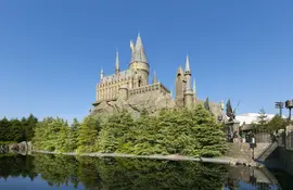 Hogwarts Schloss in Harry Potter Abschnitt des Universal Studios Entertainment Park in Osaka, Japan