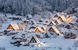 Shirakawago villaggio patrimonio mondiale dell'Unesco nelle Alpi giapponesi