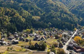 Shirakawago Unesco Weltkulturerbe Dorf in den japanischen Alpen