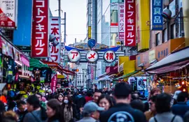 Découvrez la rue commerçante Ameyoko, dans le quartier d'Ueno