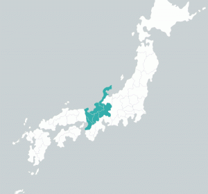 Fahren Sie von Kyoto nach Norden, in Richtung des Japanischen Meeres und der Japanischen Alpen