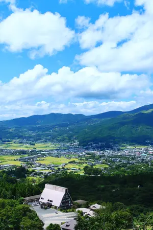 Campagna e montagne giapponesi intorno a Yufuin sull'isola di Kyushu