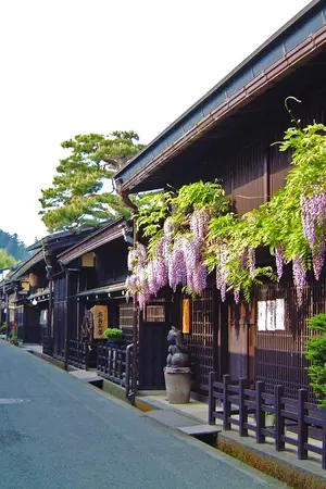 Une allée traditionnelle à Takayama.
