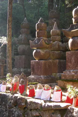 Cimitero Okunoin a Koyasan