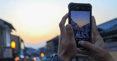 Use your phone during your trip