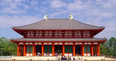 Large red and white hall of Kofukuji
