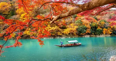 Le quartier d'Arashiyama en automne : l'un des incontournables pour toute visite de Kyoto